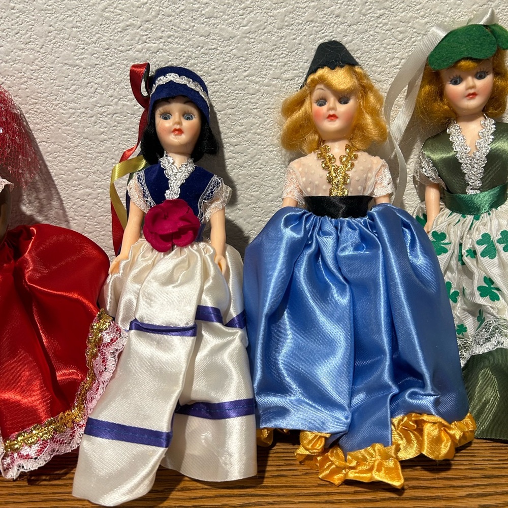 Five Vintage Arco Dolls in Colorful Dresses From Different Countries “1970” - Picture 9 of 14